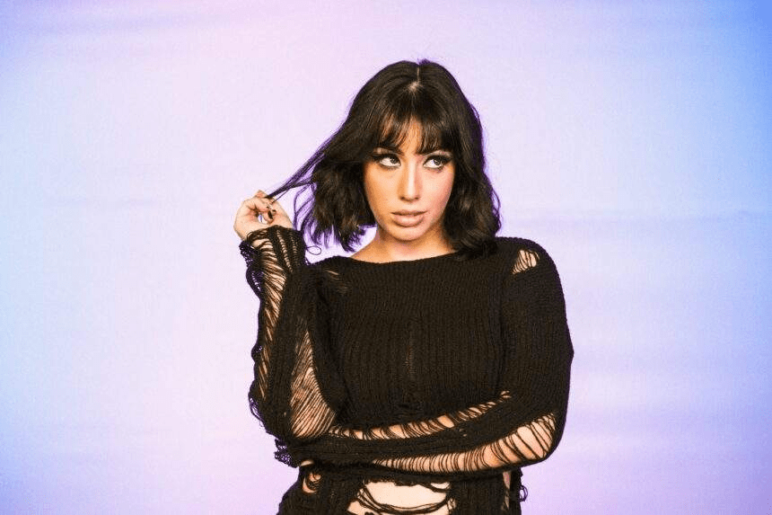 Alinne Garruth anuncia su álbum debut, «Fim de Festa»