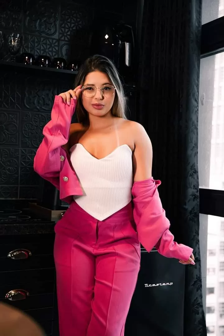 Conoce a May Akemi, una de las principales actrices de películas para adultos de Brasil.