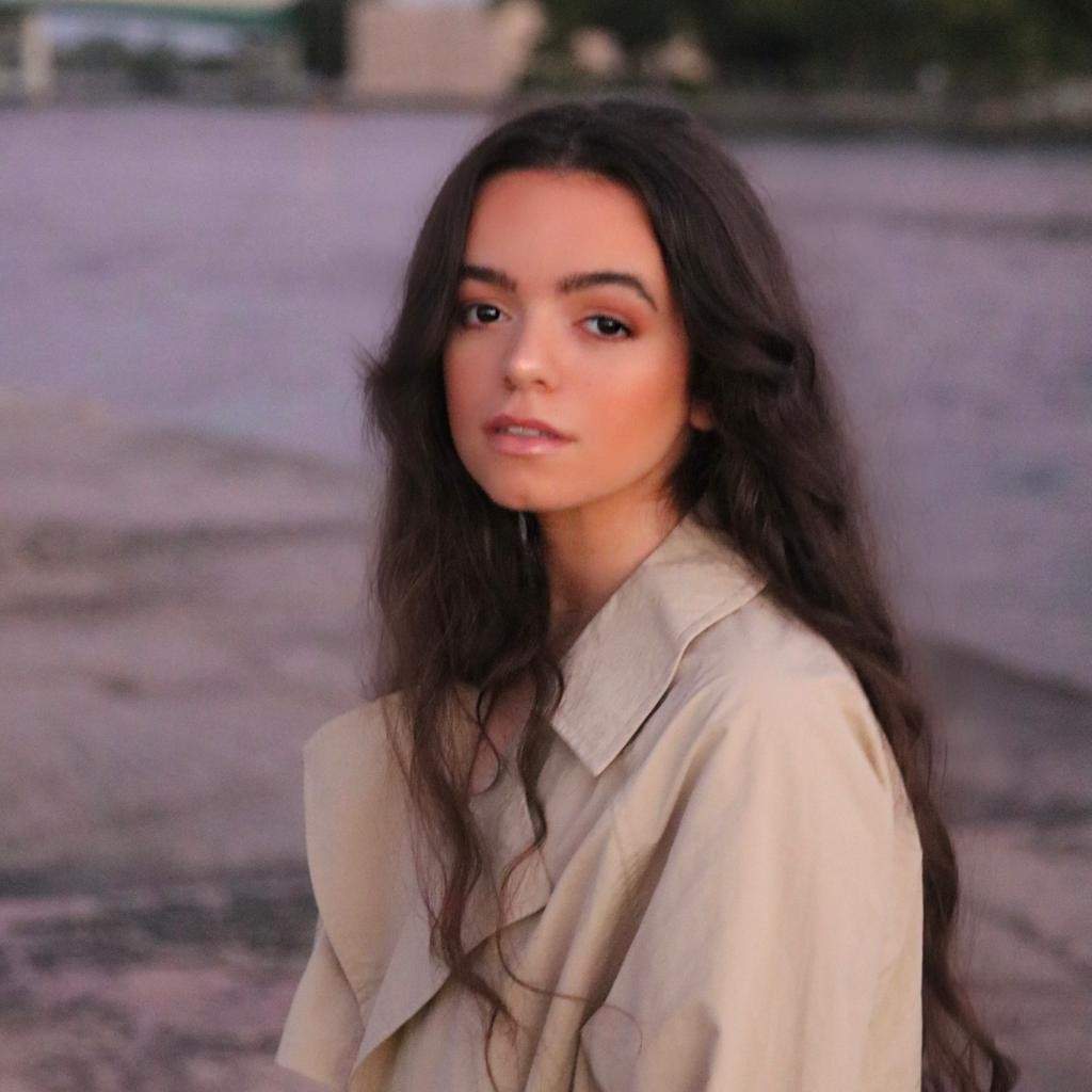 “Avoiding Me” El nuevo sencillo de Taylor Castro con una mezcla de auxilio y demencia