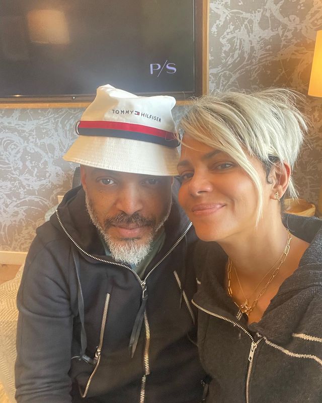 Amor en rojo: Halle Berry y Van Hunt Comparten dulces momentos