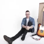 «Como en una noche vieja» Alejandro Moya trae un homenaje inolvidable para los amantes del Pop-Rock