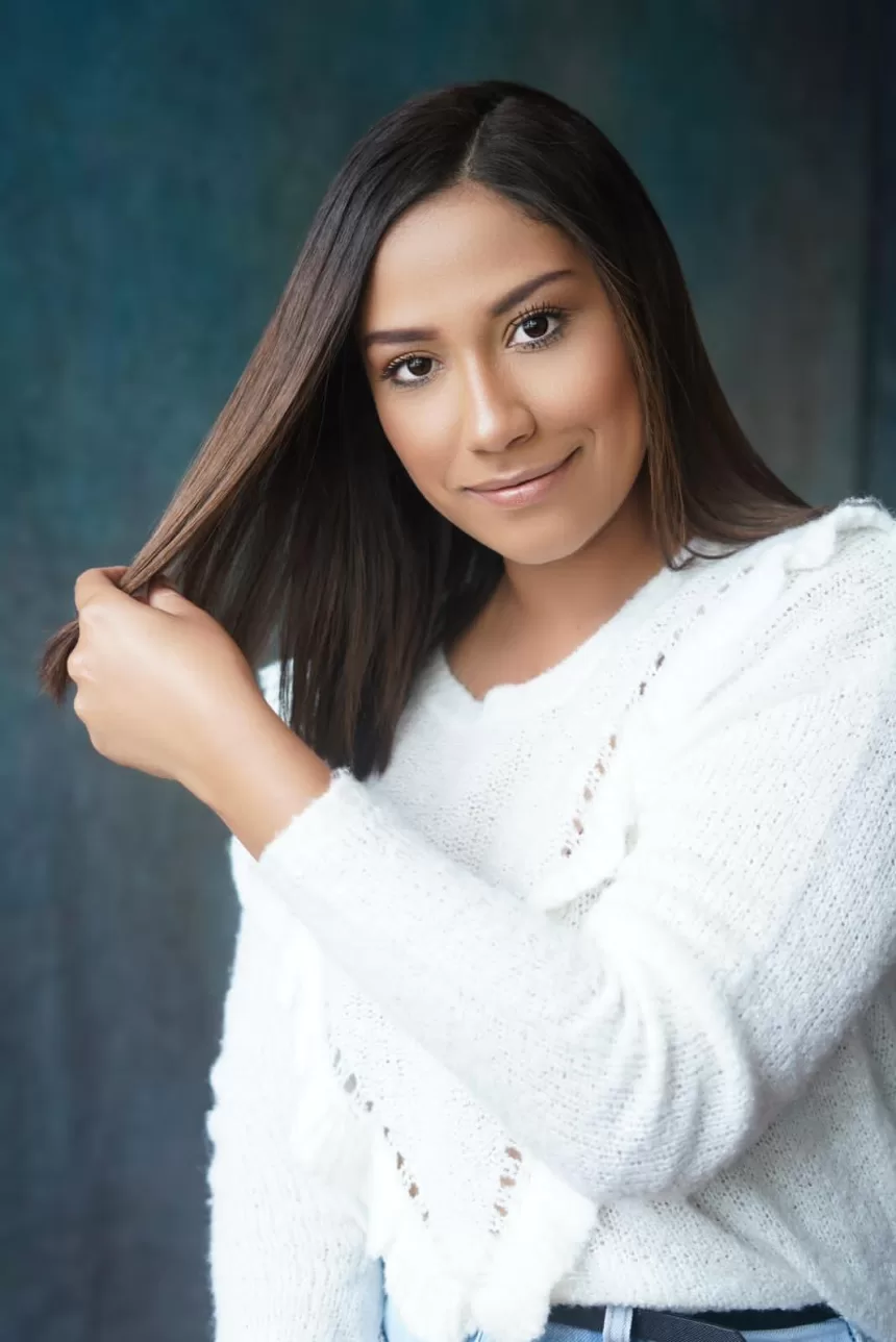 Lorena García lanza “Como me amo, me lastimo”, un libro que recorre el mundo 