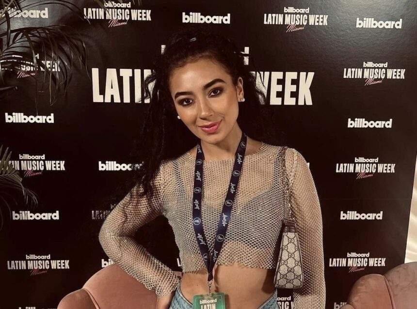 Monserrath, la Artista Revelación del Pop Latino en Ecuador, Deja una Marcada Huella Durante los Latin Billboards en Miami