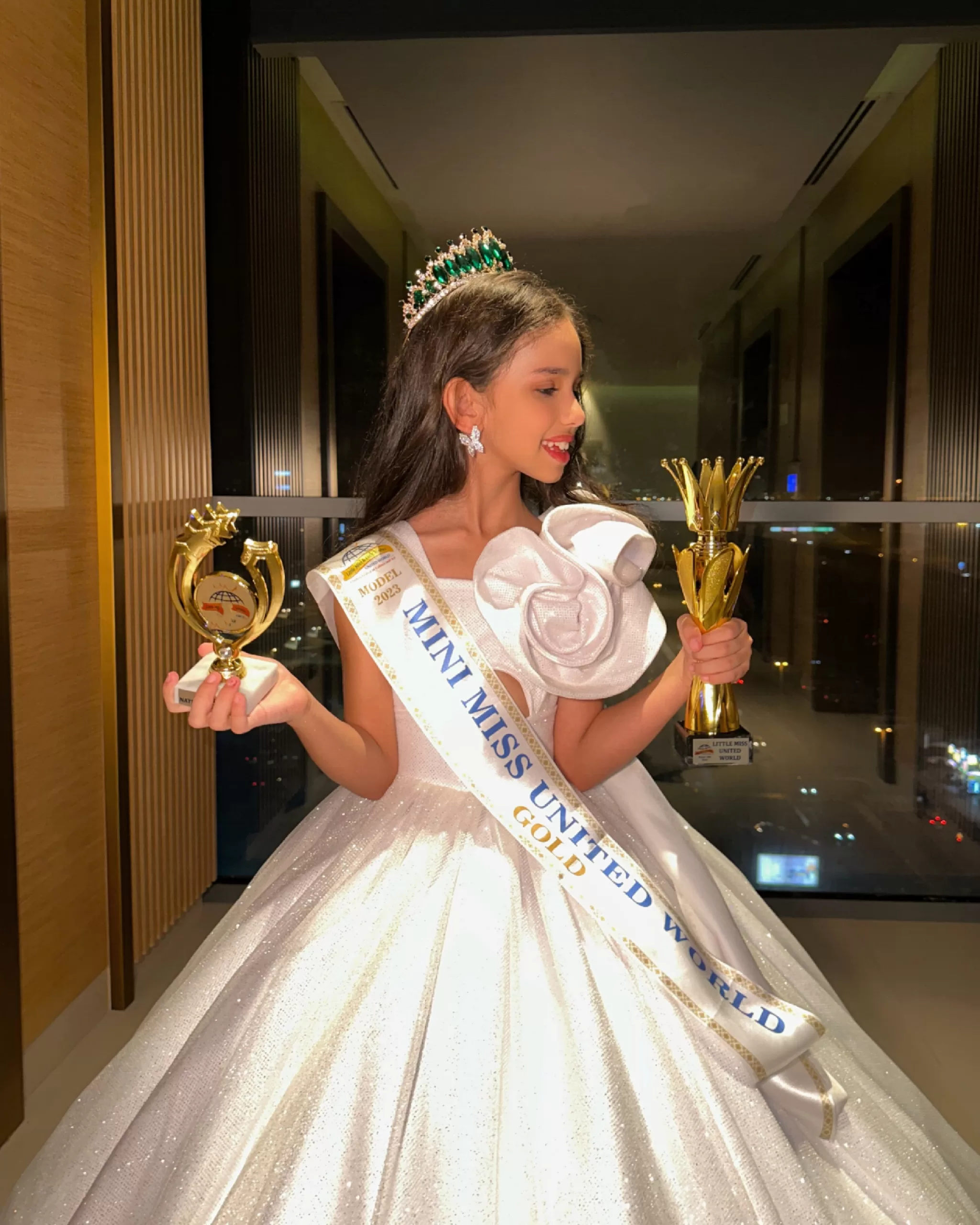 Rebecca Macedo gana Mini Miss Mundo en Dubái