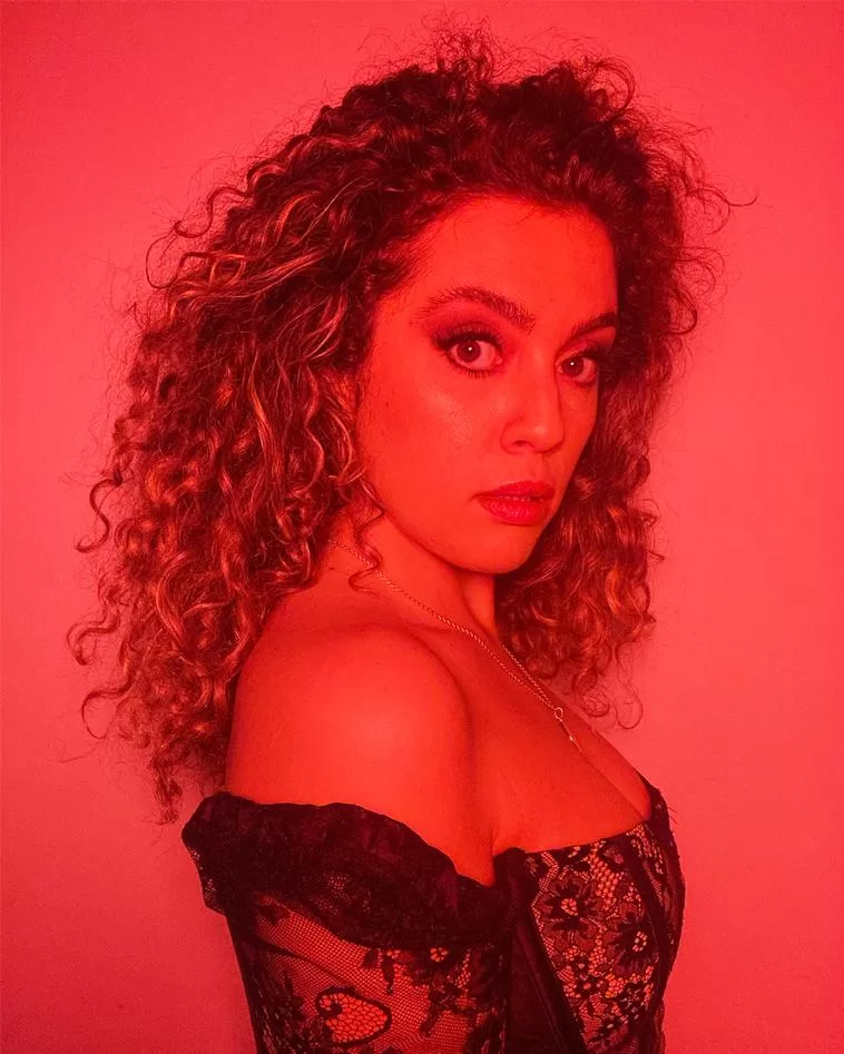 Eloise Viola Llega con toda la energía para transportarte directo al dancefloor