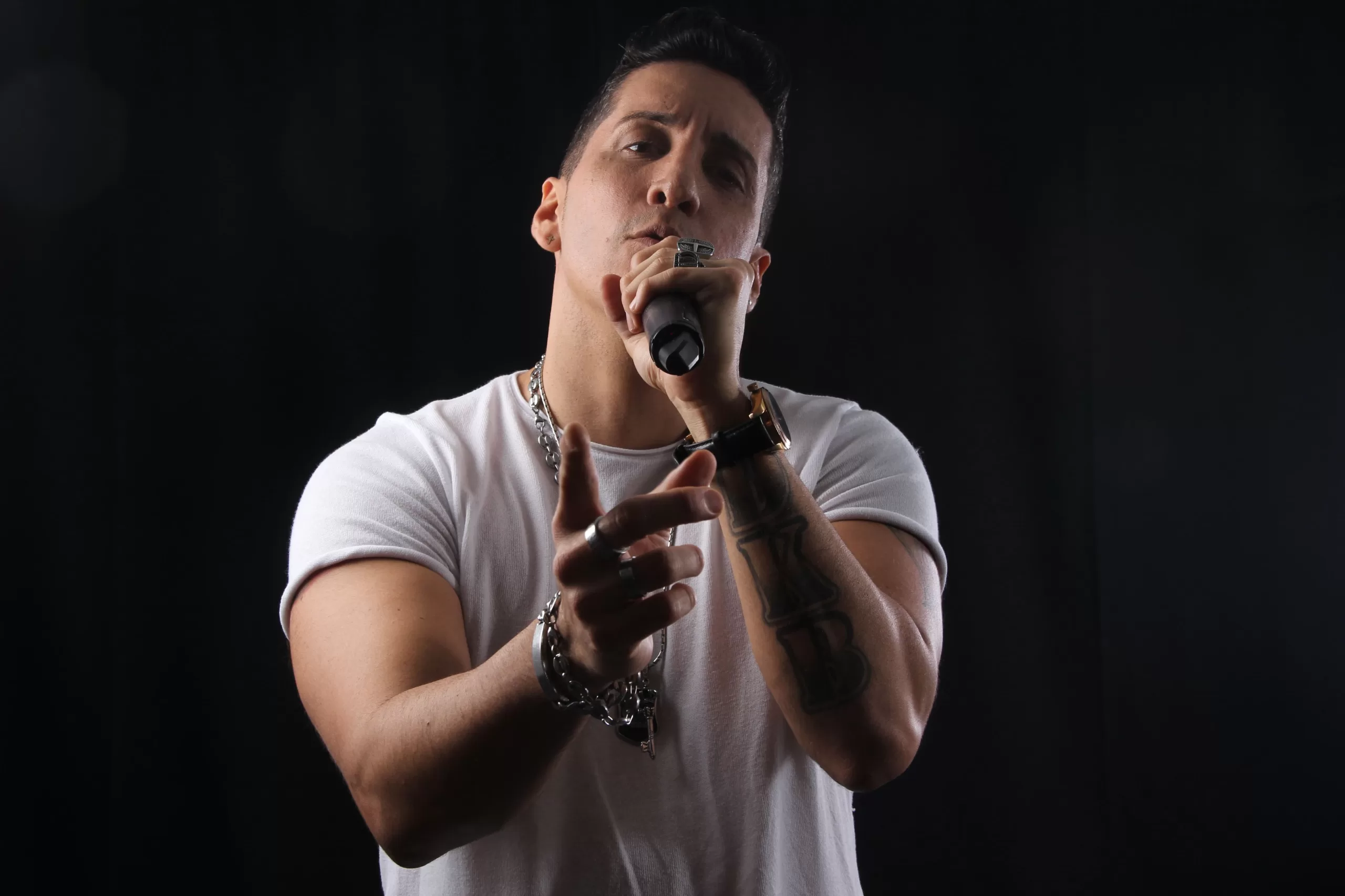 “TU ÉXITO ME SUENA” El musical de los éxitos mundiales creado por ARIEL DE CUBA