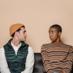 Por qué atraes a hombres pesimistas que agotan tu energía