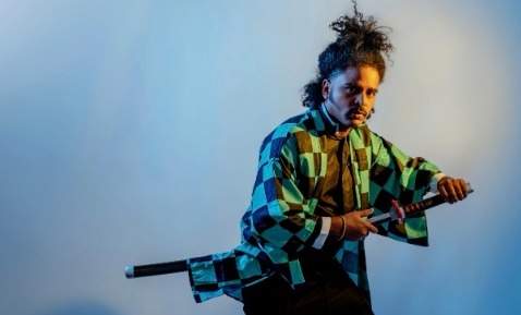 Luego de colaborar con JLO en el Super Bowl y Gianluca Vacchi, NFASIS “El Maestro del Perreo” nos trae “A La Bim Bom Bam”