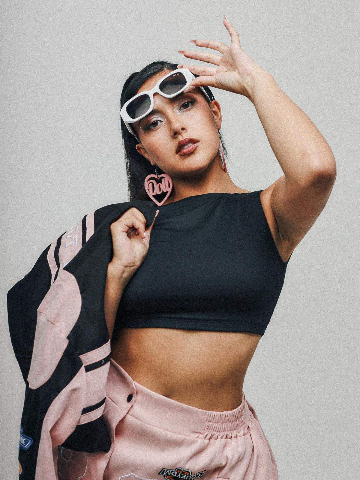 Sofi Vera se posiciona en la industria musical con su «Cóctel»