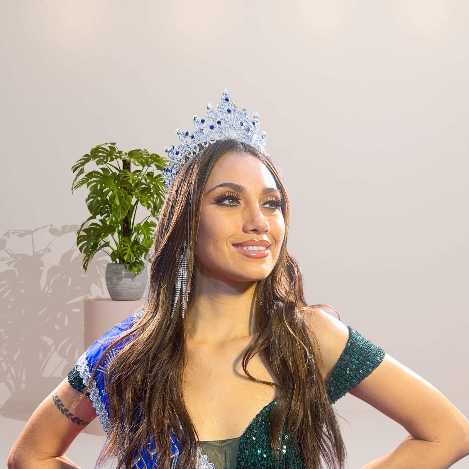 Steffany Arroyave Orozco deslumbra en el concurso «Reina y rey del universo 2024»