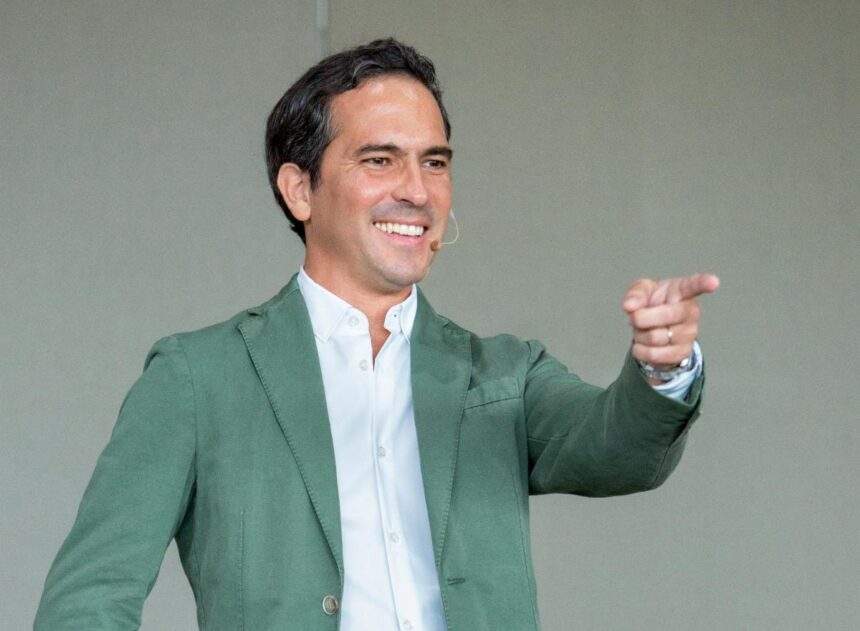 El Mundialmente Aclamado Psicólogo Conferencista: Juan Lucas Martin Presenta Su Tan Esperada Gira “Vuelve A Tu Centro” En Territorio Americano.