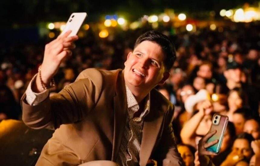 El público de  Huatabampo, Sonora recibe con júbilo a uno de sus máximos exponentes del regional mexicano: Aldo Trujillo, el cantautor sigue cautivando con su música