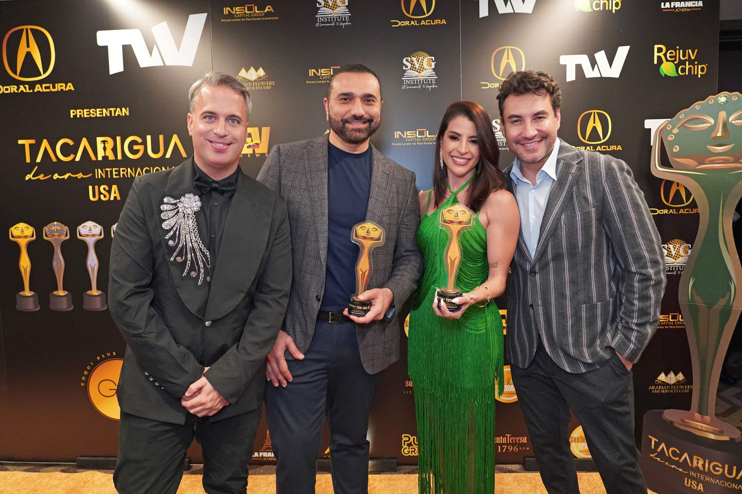 Siéntese Quien Pueda y Carlos Mesber Triunfan en los Premios TDO de USA 2024