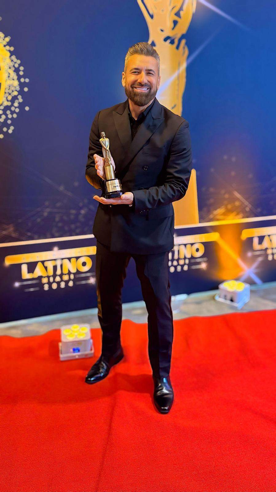 “Siéntese Quien Pueda” de Univisión Recibe el Prestigioso Premio Martín Fierro.