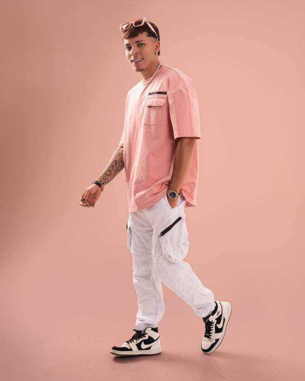 El cantante Brayhan Rosales estrena el video «Esta Navidad», un musical navideño grabado en Puerto Cabello