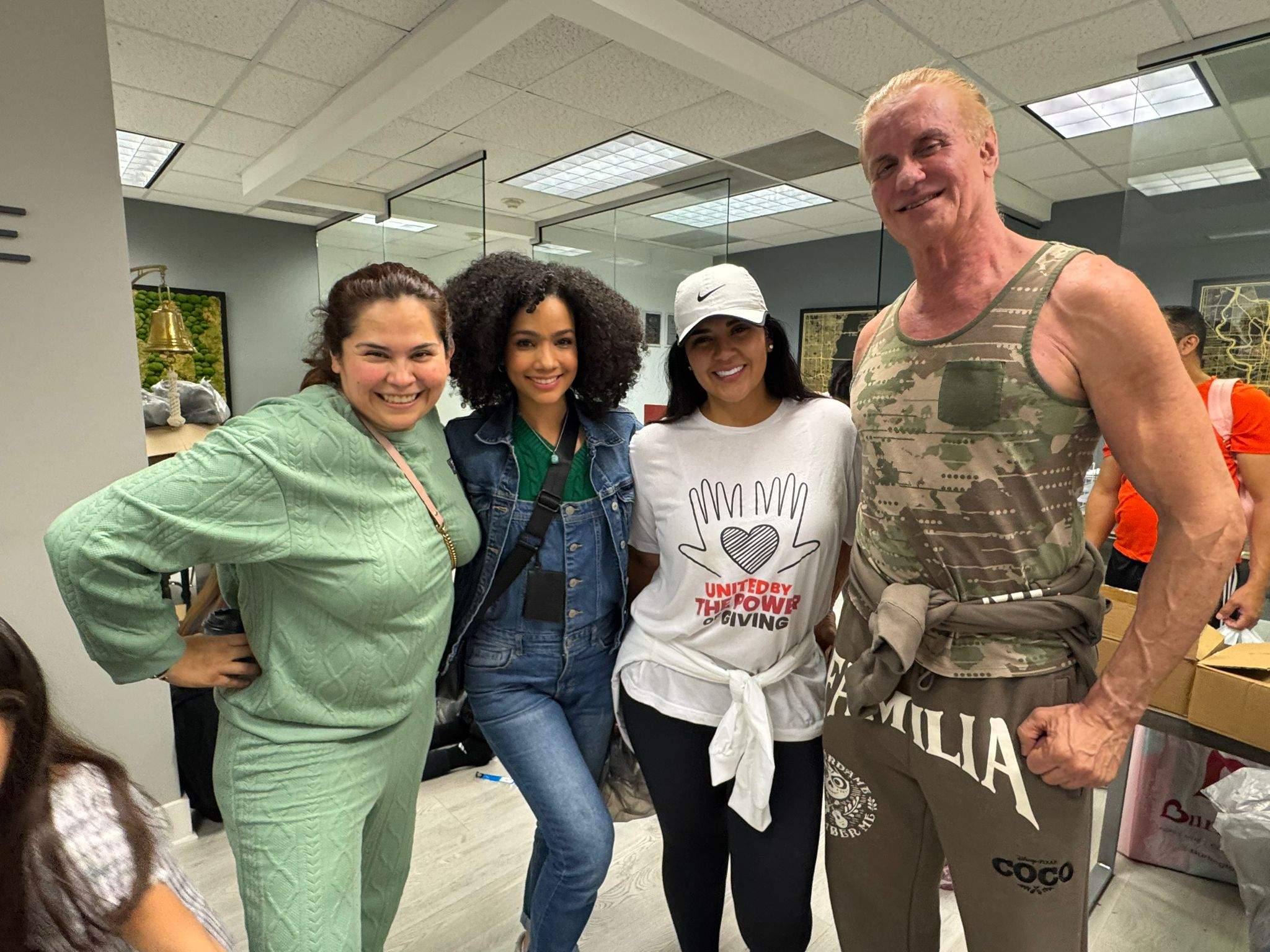 La fundación “United by the Power of Giving” realizó con éxito el cierre de su campaña de ayuda a las personas sin hogar de Miami 