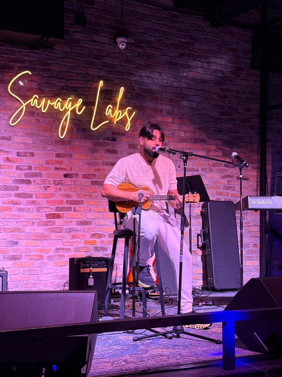 JoseA deslumbró en su Concierto Íntimo en Savage Labs de Miami