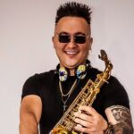 Stiven Saxo Lleva el Saxofón al Corazón del Tech House con «Oriente» y «Sincronía»