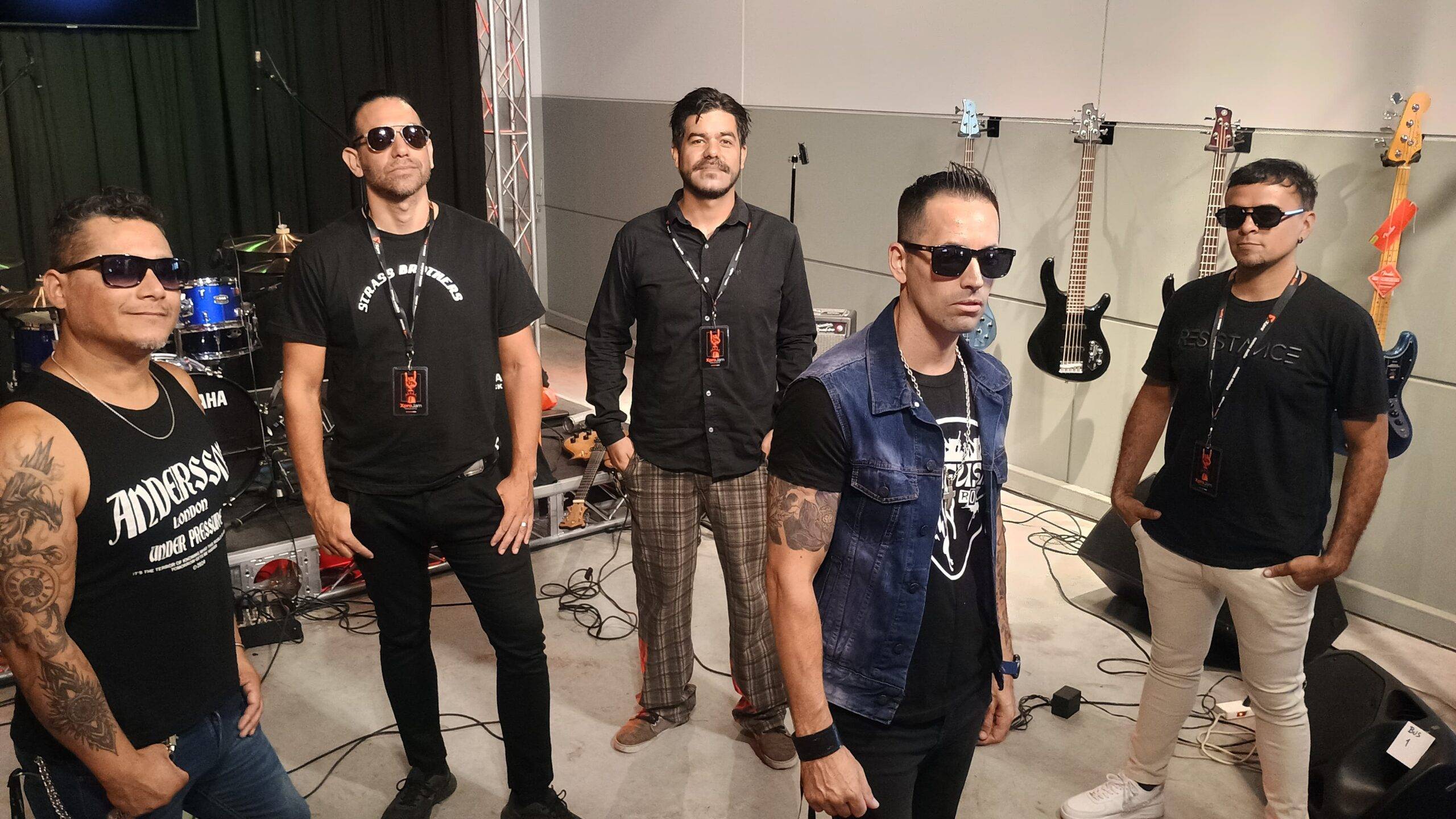 La banda de rock argentino Confusa presenta un live session de su gran éxito «Miserias»