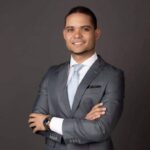 Victor Guerrero Presenta «Antología Poética El Hombre Sin Corazón» en Medellín