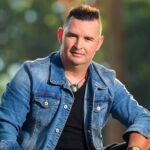 Ángel García estrena su nuevo éxito musical: «Dinero Maldito» remueve conciencias