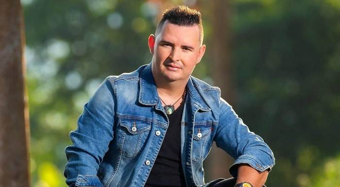 Ángel García estrena su nuevo éxito musical: «Dinero Maldito» remueve conciencias