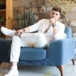 Rubén Alegría lanza su nuevo single y videoclip «Ya ves» desde Colombia