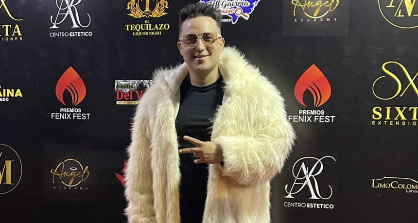 Stiven Saxo DJ gana el premio a Mejor DJ 2025 en los Premios Fénix Reconocido por su fusión única de Tech House Latino y saxofón en vivo