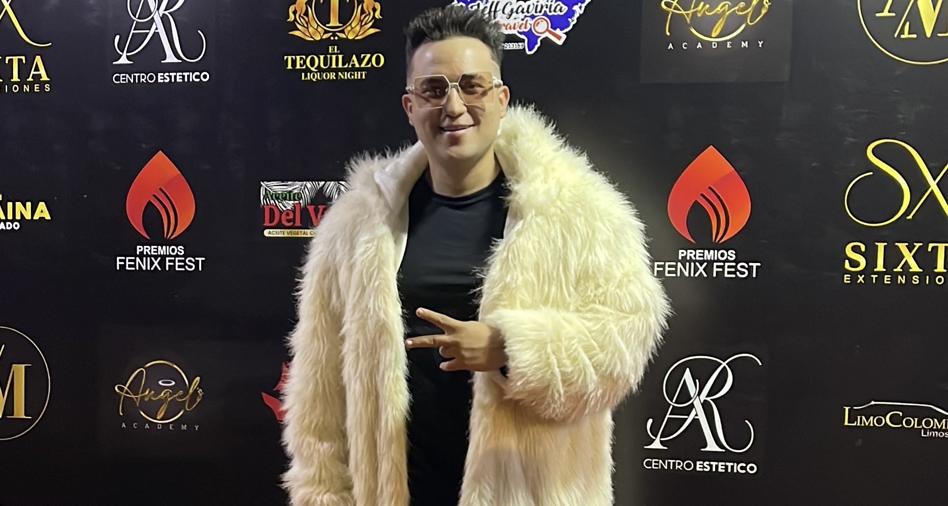 Stiven Saxo DJ gana el premio a Mejor DJ 2025 en los Premios Fénix Reconocido por su fusión única de Tech House Latino y saxofón en vivo