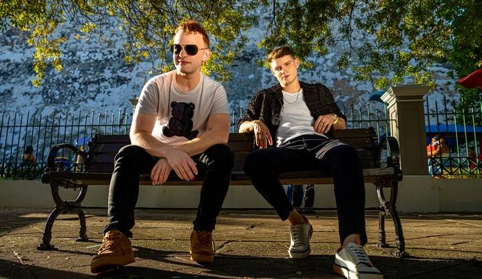 Alec y Joel presentan «Bebé Dime» su primer hit juntos: Cuando la música cura y la amistad inspira