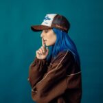 Iza M estrena «Playita», el himno refrescante del verano