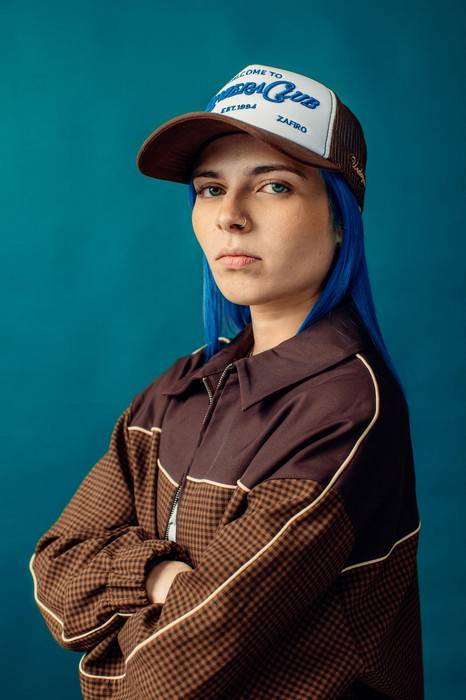 Iza M lanza su nuevo tema «Nota de Ti»: una confesión directa desde el deseo y la adicción emocional