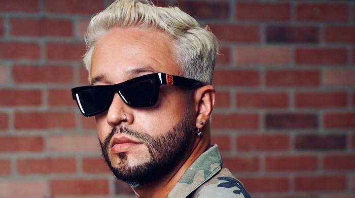 V RAMIREZ estrena «Besándonos»: una historia de amor urbano que cruza fronteras