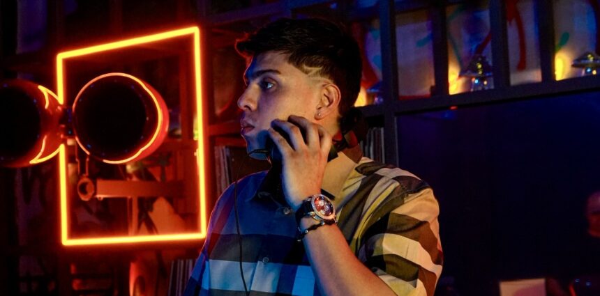El DJ colombiano que está revolucionando la escena electrónica desde Monterrey