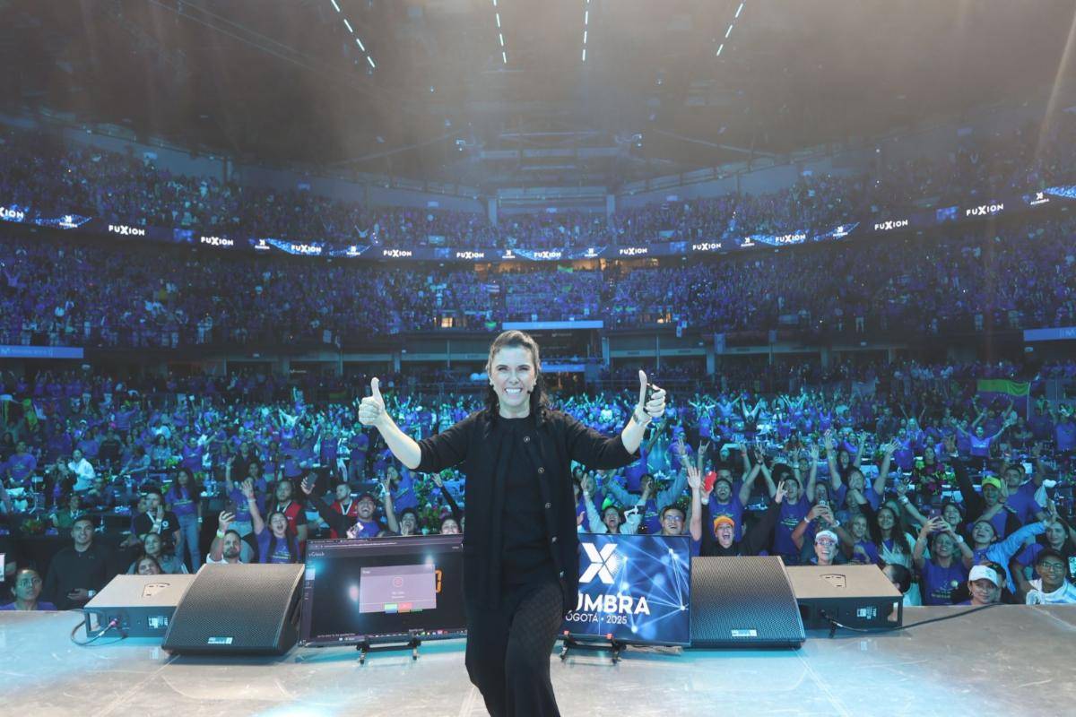 Margarita Pasos recibe el Micrófono de Oro y sigue tocando corazones con su gira “Yo Pude, ¡Tú Puedes! 2.0”