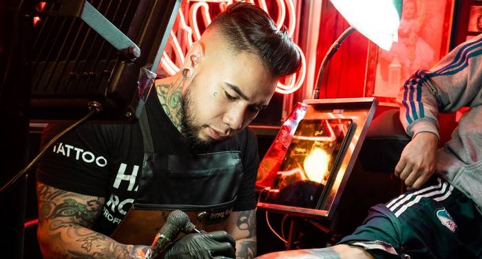 Impacto en Expotatuaje Medellín 2025: Harson Rodríguez y su obra maestra «Madre Tierra»