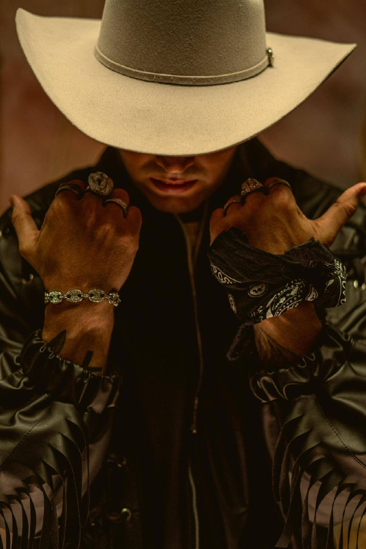 Lukas Bloom presentará desde Miami, su nuevo sencillo “Borracha Me Llamas”  