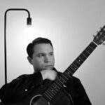 Liam lanza su nuevo álbum “A-temporal”: un viaje acústico, experimental y reflexivo sobre el tiempo