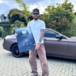 Gangsta celebra reconocimiento histórico con placa de 7.1 billones de reproducciones globales