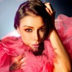 La Niña Roa lanza «La Dama de Hierro»: una catarsis musical que honra a las mujeres que aman desde el dolor