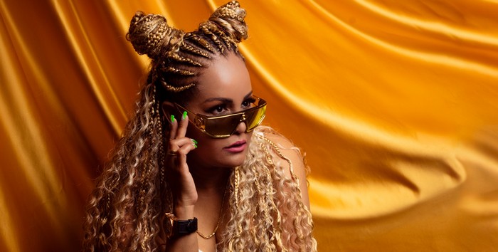 Amneliz inicia su primera gira promocional por Latinoamérica «Too Much Woman: el movimiento»