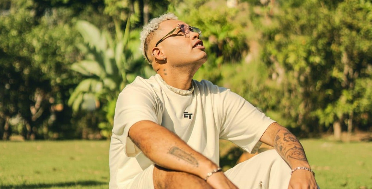 Ray El Versátil pone a bailar a Latinoamérica con el éxito de «Carita Bonita»