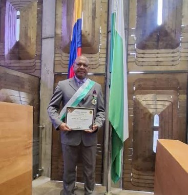 Alfredo Rojas, condecorado con la Estrella de la Grandeza por su labor de difusión cultural internacional