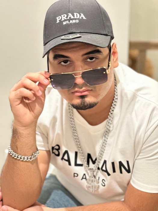 Justin González: La nueva voz joven que conecta raíces, ritmo y emoción