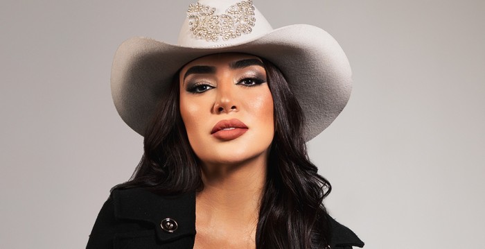 DAELA, la cantante colombiana que combina sentimiento y fuerza