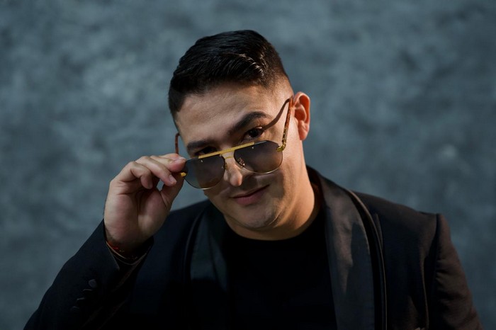 Julián Daza lanza «Si La Ves», un sencillo que reafirma su posición en la música colombiana