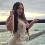 Renata Huidobro: La modelo que rompe barreras en el mundo del entretenimiento digital