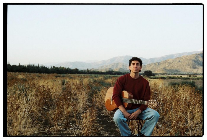 Rygo lanza su esperado EP Debut «Cómo Es Salir»: Un viaje musical de maduración y autenticidad