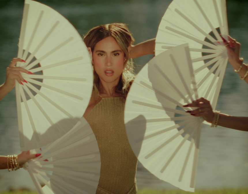 Lau Souffront presenta «Bikini», un himno de verano para disfrutar sin remordimientos