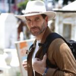Arap Bethke nos lleva entre dos mundos para descubrir el verdadero espíritu del Día de Muertos
